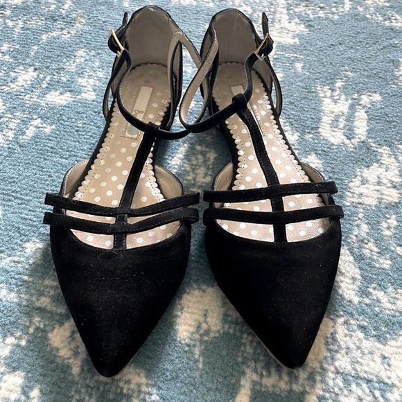 Boden Shoes - Boden Suede ankle strap T strap sandals, 37.5.